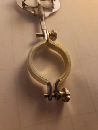 Atril para clarinete, pinza
