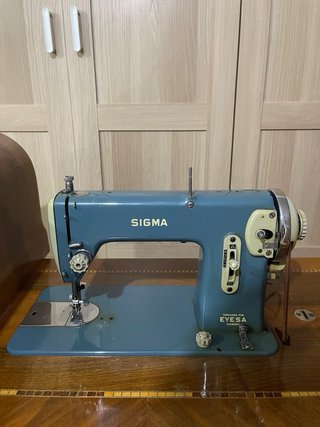 Máquina de coser, marca Sigma