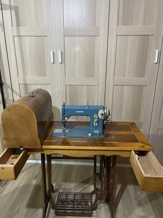 Máquina de coser, marca Sigma