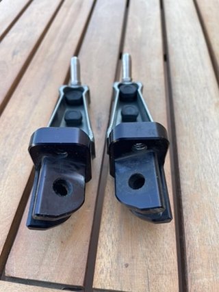 Estriberas BMW HP