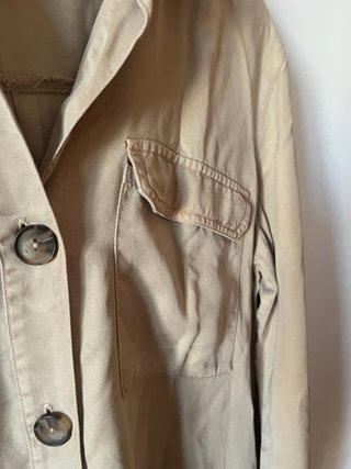 Blusa beige con botones