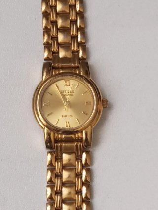 Reloj Citizen Quartz Oro Mujer