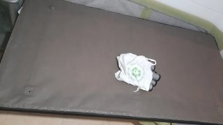 Cama con funda con somier y patas