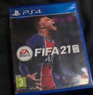 PS4 Slim + 2 Mandos + FIFA 21 + Juegos Digitales
