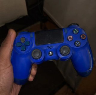 PS4 Slim + 2 Mandos + FIFA 21 + Juegos Digitales