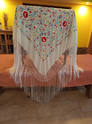 Mantón Manila Seda Bordado a Mano Multicolor