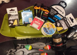 Set di pesca: canne, mulinelli e accessori