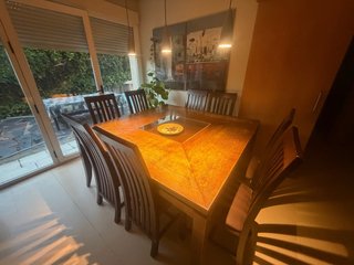 Mesa comedor madera maciza + 8 sillas