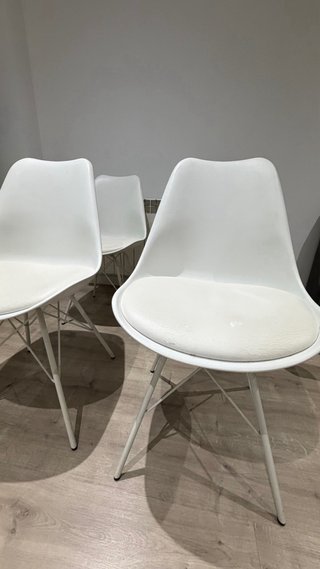 Juego de 4 sillas de comedor blancas