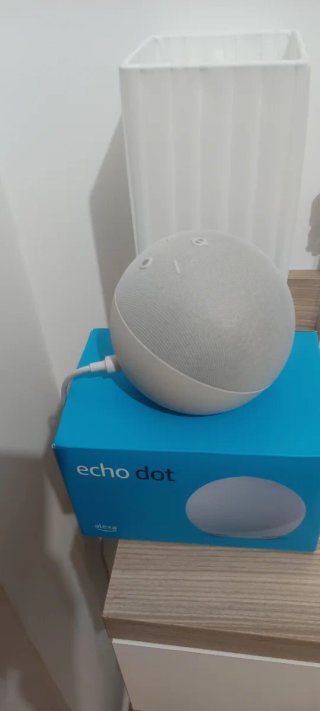 Amazon Echo Dot 4ta Gen blanco.