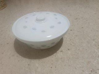 Ensaladera de porcelana con diseño