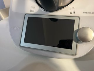 Thermomix TM6 + Accesorios, Bolsa y Libro