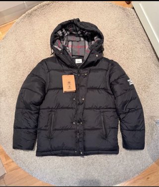 Abrigo Burberry Negro con Capucha