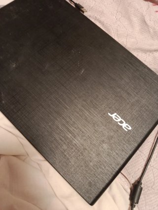 Ordenador portátil Acer negro 8 con cargador