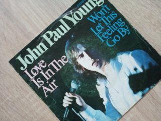 Single John Paul Young - Love Is In The Air