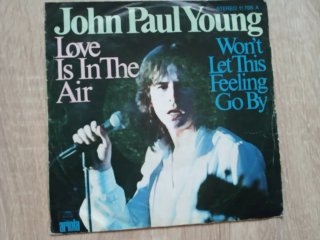 Single John Paul Young - Love Is In The Air