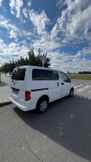 Nissan NV200 2012