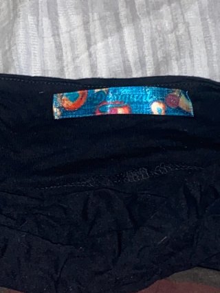 Camiseta Desigual Negra y Roja