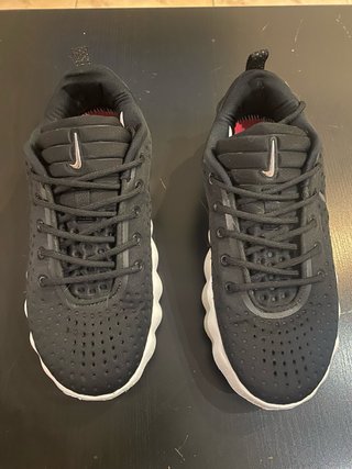 Nike Min 002 Zapatillas Negras y Blancas