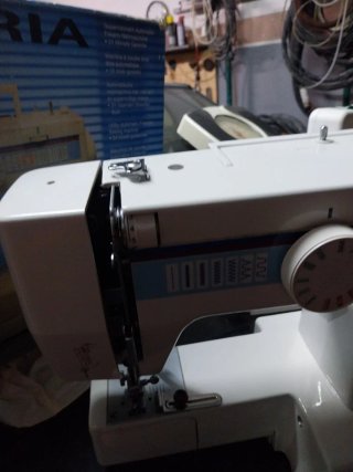 Máquina de coser Victoria