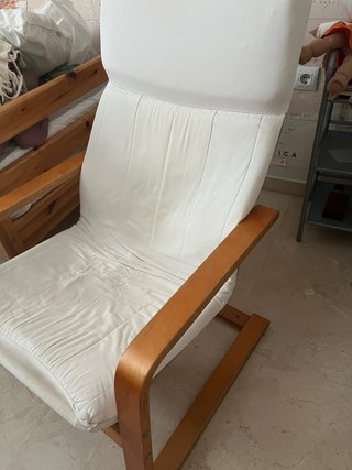 Butaca de madera blanca