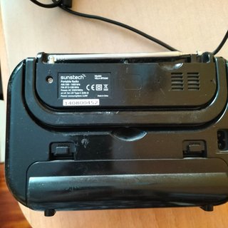 Radio SUNSTECH VELA-RPS560 AM/FM – Como nueva