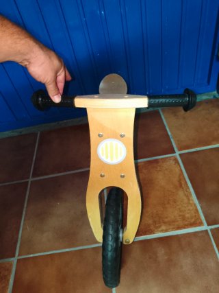Bicicleta de madera para niños