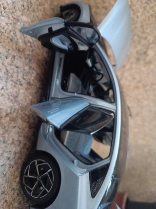 Maqueta coche BYD azul