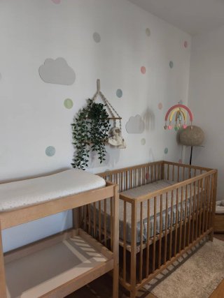 Cuna de madera con colchón incluido
