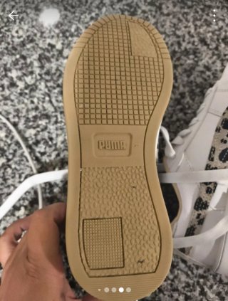 Zapatillas Puma Blancas y Beige