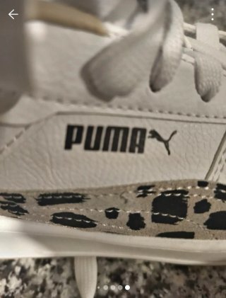 Zapatillas Puma Blancas y Beige