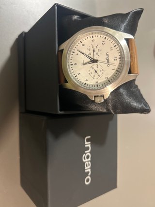 Reloj Ungaro sin estrenar correa marrón