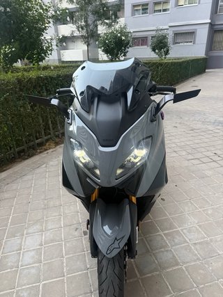 Yamaha TMAX 560
