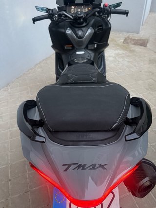 Yamaha TMAX 560
