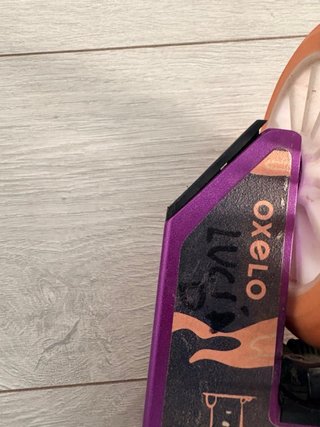 Patinete Morado con Ruedas Rosas