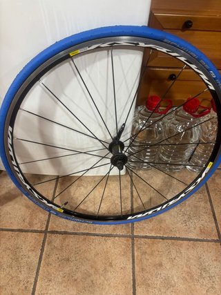 Rueda delantera Mavic aluminio