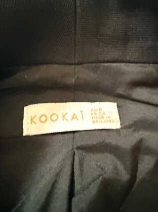 Chaleco blazer largo Kookai negro con cinturón