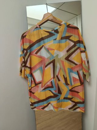 Camiseta Zara Estampada Plisada