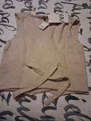 Chaleco Zara flores beige