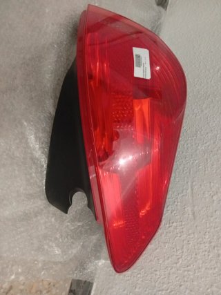 Piloto Trasero Izquierdo Peugeot 308 Access