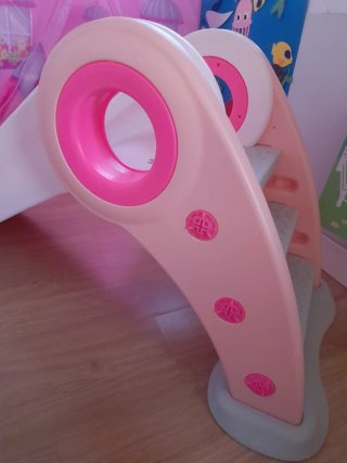 Tobogán infantil rosa y blanco