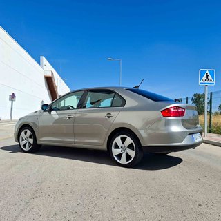 SEAT TOLEDO 1.6 Tdi STYLE _ 105 cv _ 2014