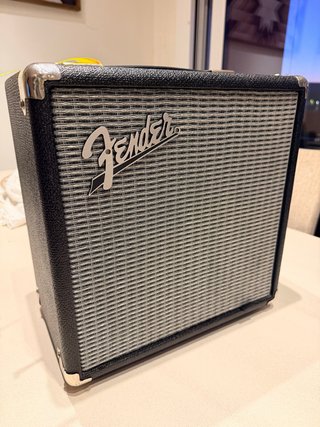 Amplificador Bajo Fender Rumble 15