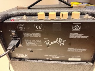 Amplificador Bajo Fender Rumble 15