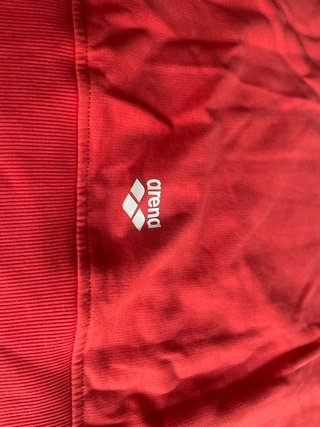 Sudadera Arena Roja Eléctrica