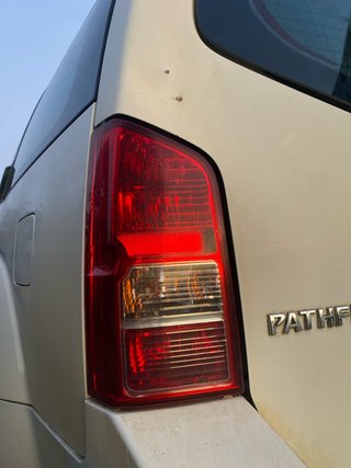 Piloto Trasero Izquierdo Nissan Pathfinder