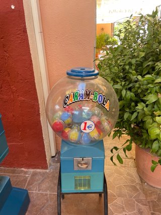 Máquina de bolas infantil