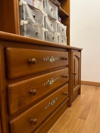 Estantería madera maciza con lejas y cajones