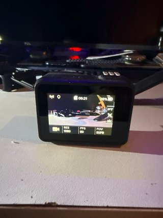 GoPro HERO5 + Trípode Grundig