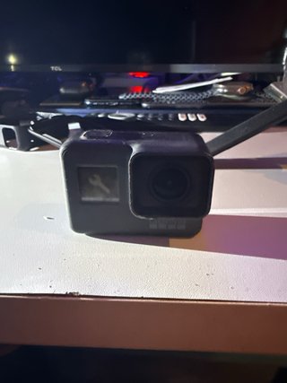 GoPro HERO5 + Trípode Grundig
